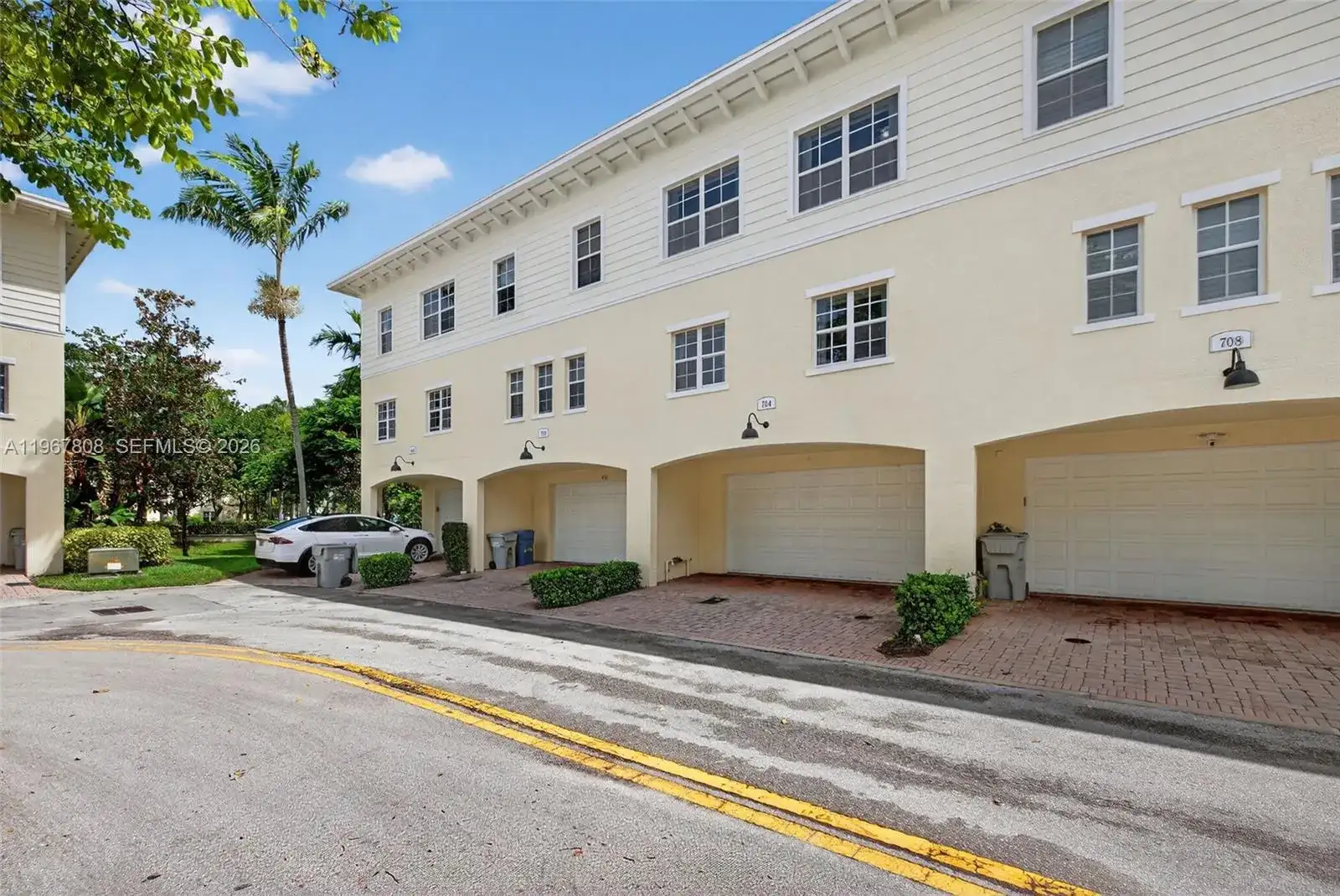 704 SW 1st Ave, Pompano Beach FL 33060 photo 5