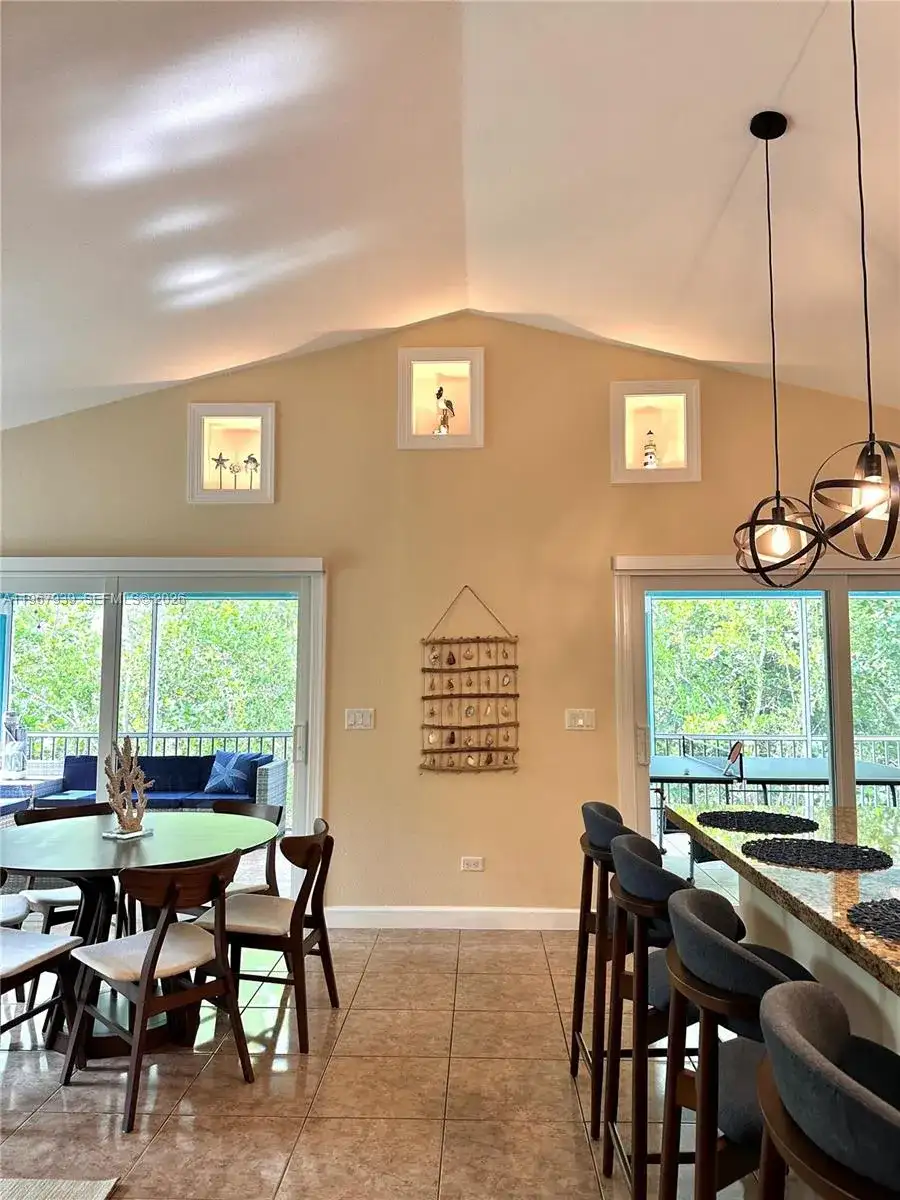 24 Tarpon Ave, Key Largo FL 33037 photo 3