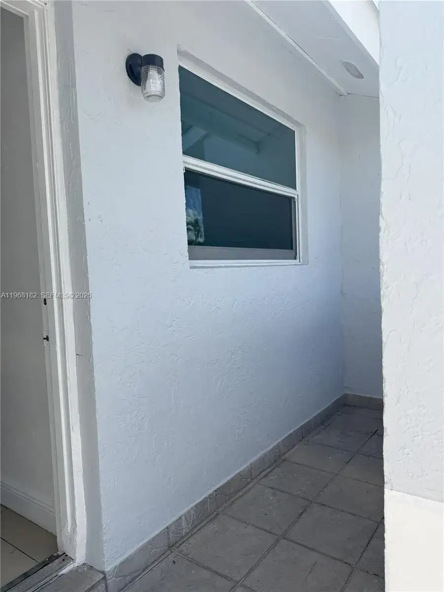 1115 SE 13th Ave, Homestead FL 33035 photo 3