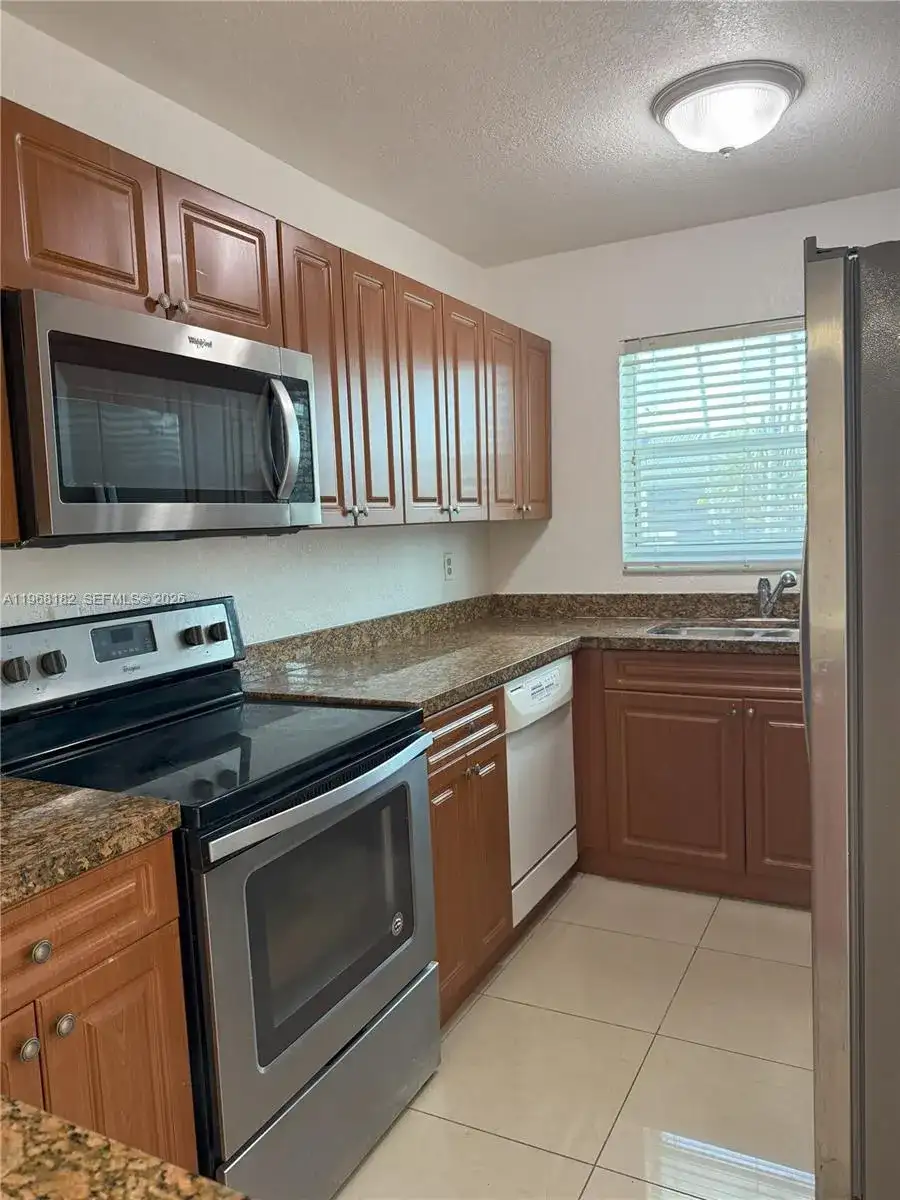1115 SE 13th Ave, Homestead FL 33035 photo 5