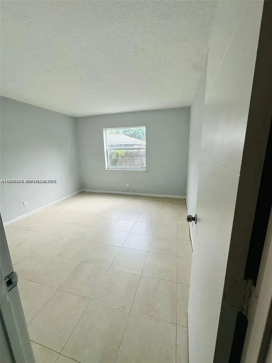 5 NE 16th Ct, Fort Lauderdale FL 33305 photo 2