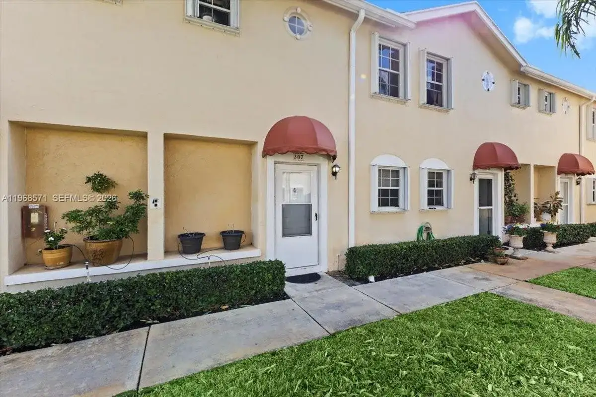 307 Waterside Dr, Hypoluxo FL 33462 photo 3