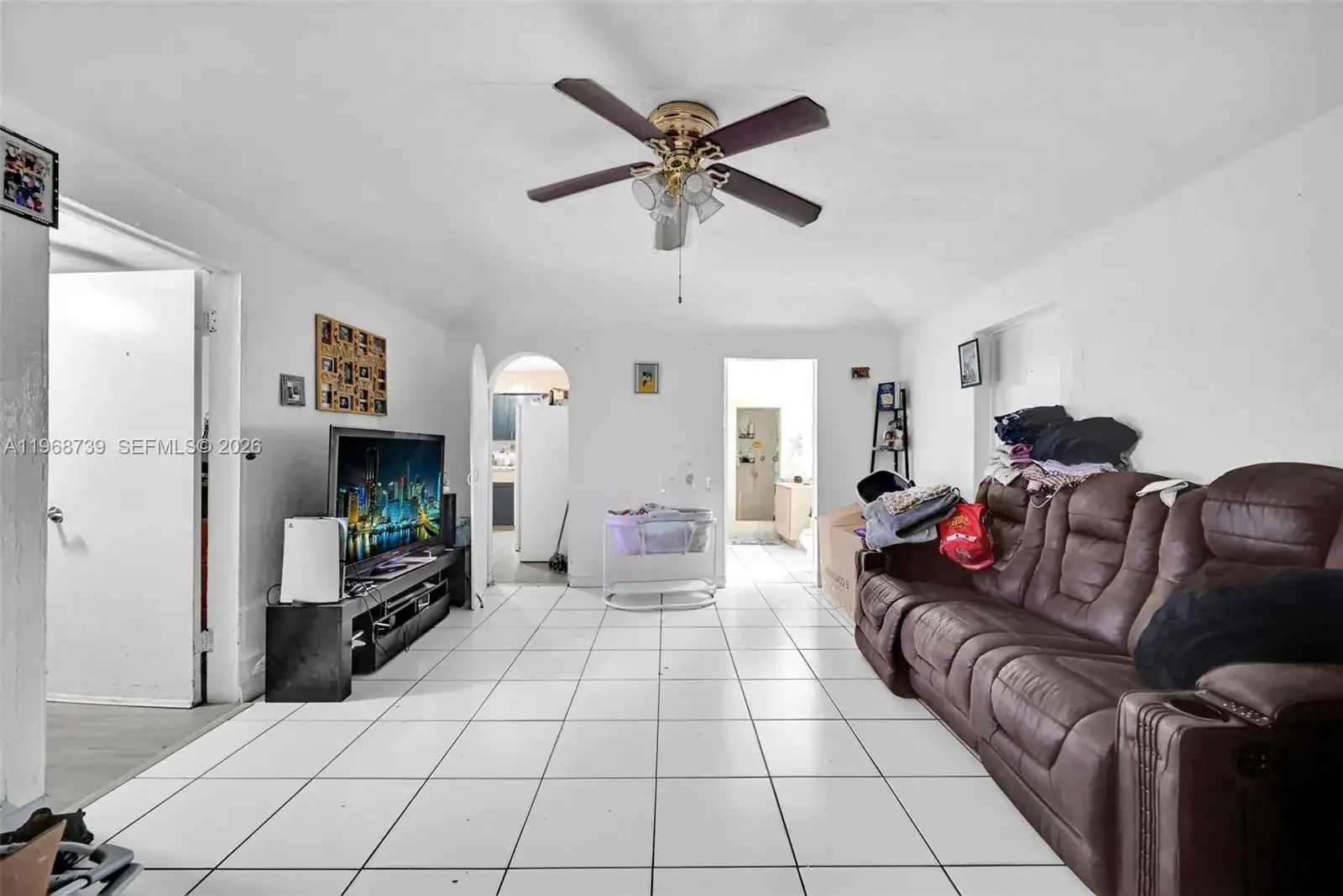 811 NW 24th Ct, Miami FL 33125 photo 5