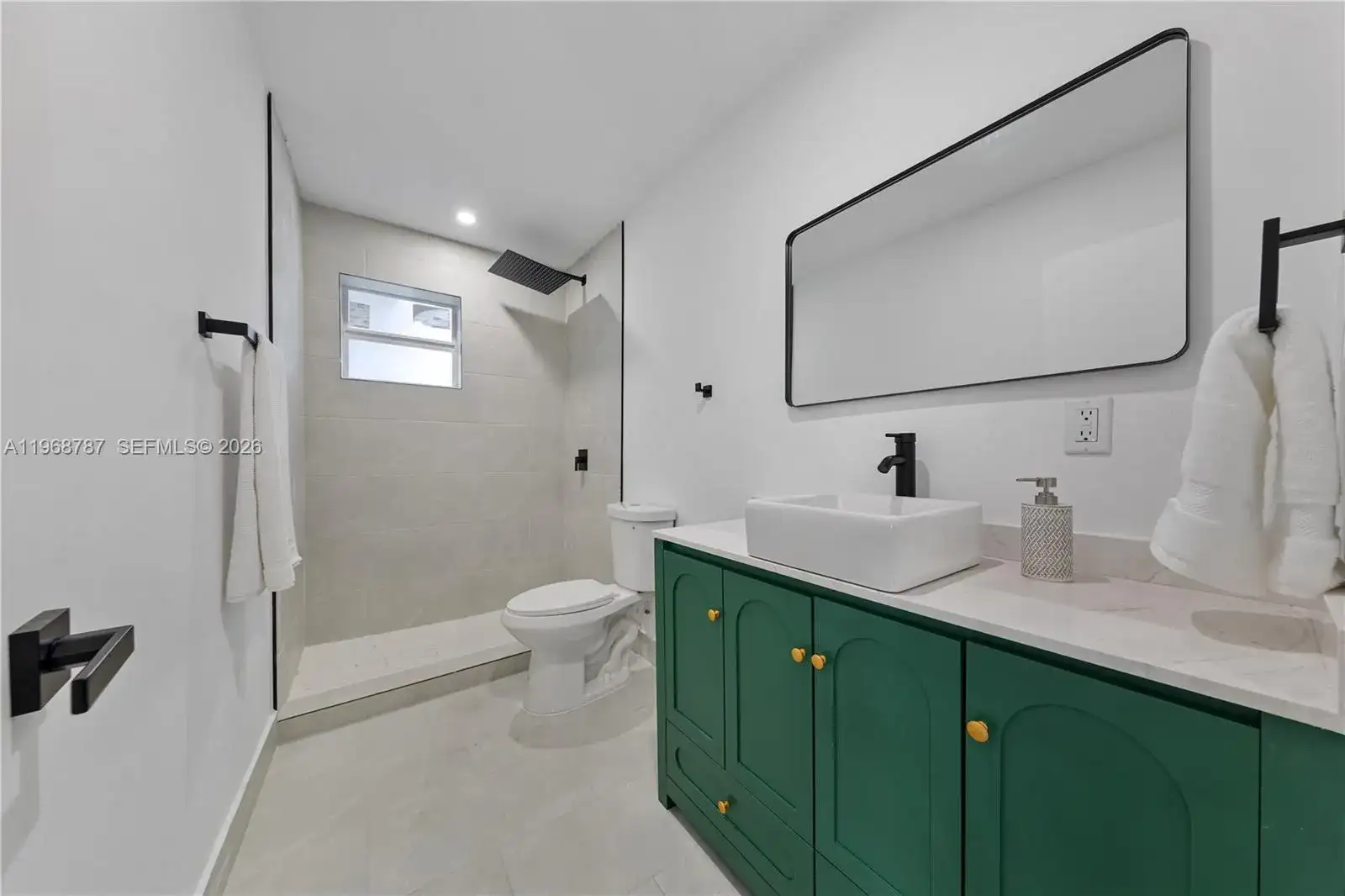 651 NW 9th St, Homestead FL 33030 photo 3