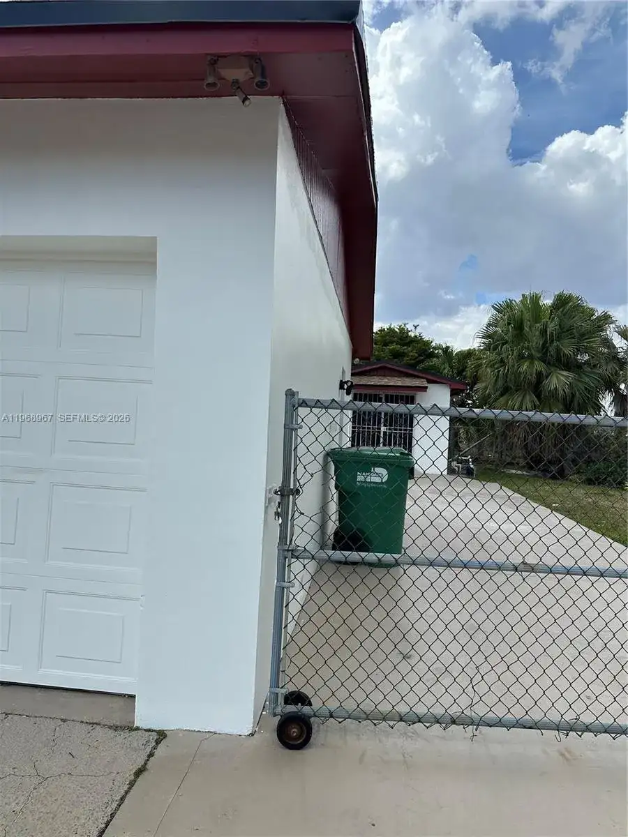 15200 SW 109 ave, Miami FL 33157 photo 3