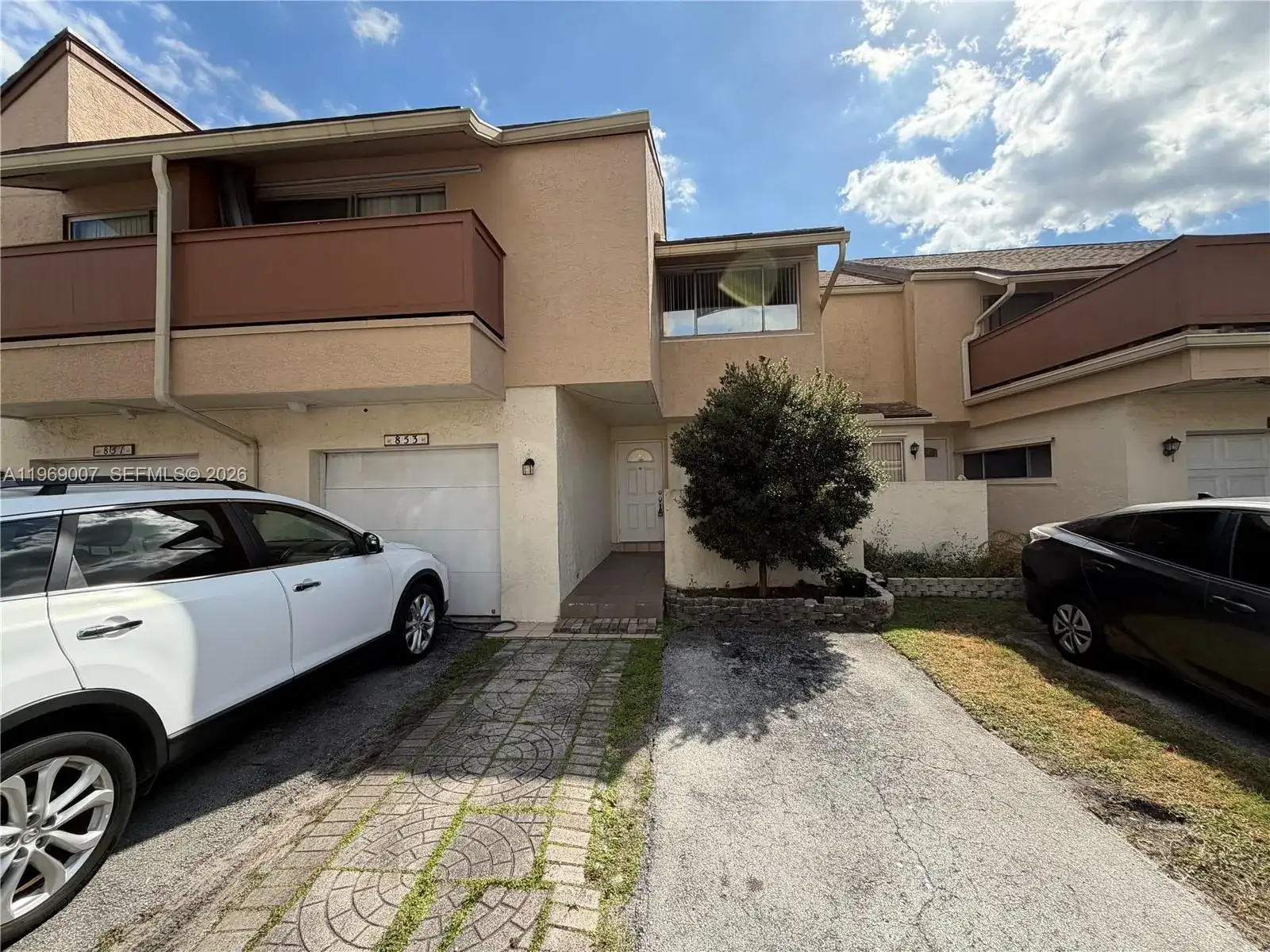 853 NW 81st Ter, Plantation FL 33324 photo 2