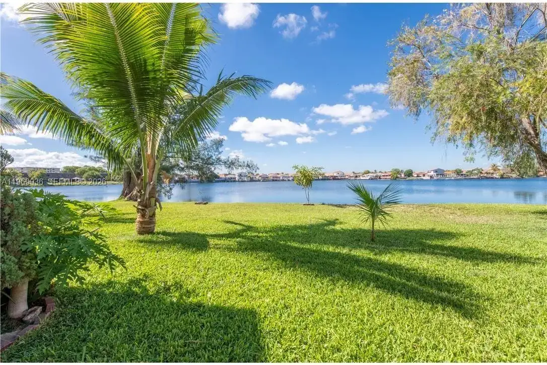 2540 W 67th Pl # 28, Hialeah FL 33016 photo 2