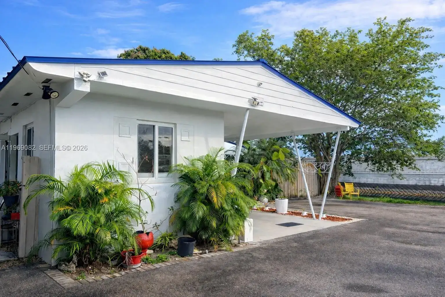 1281 NW 31st Ave, Miami FL 33125 photo 2