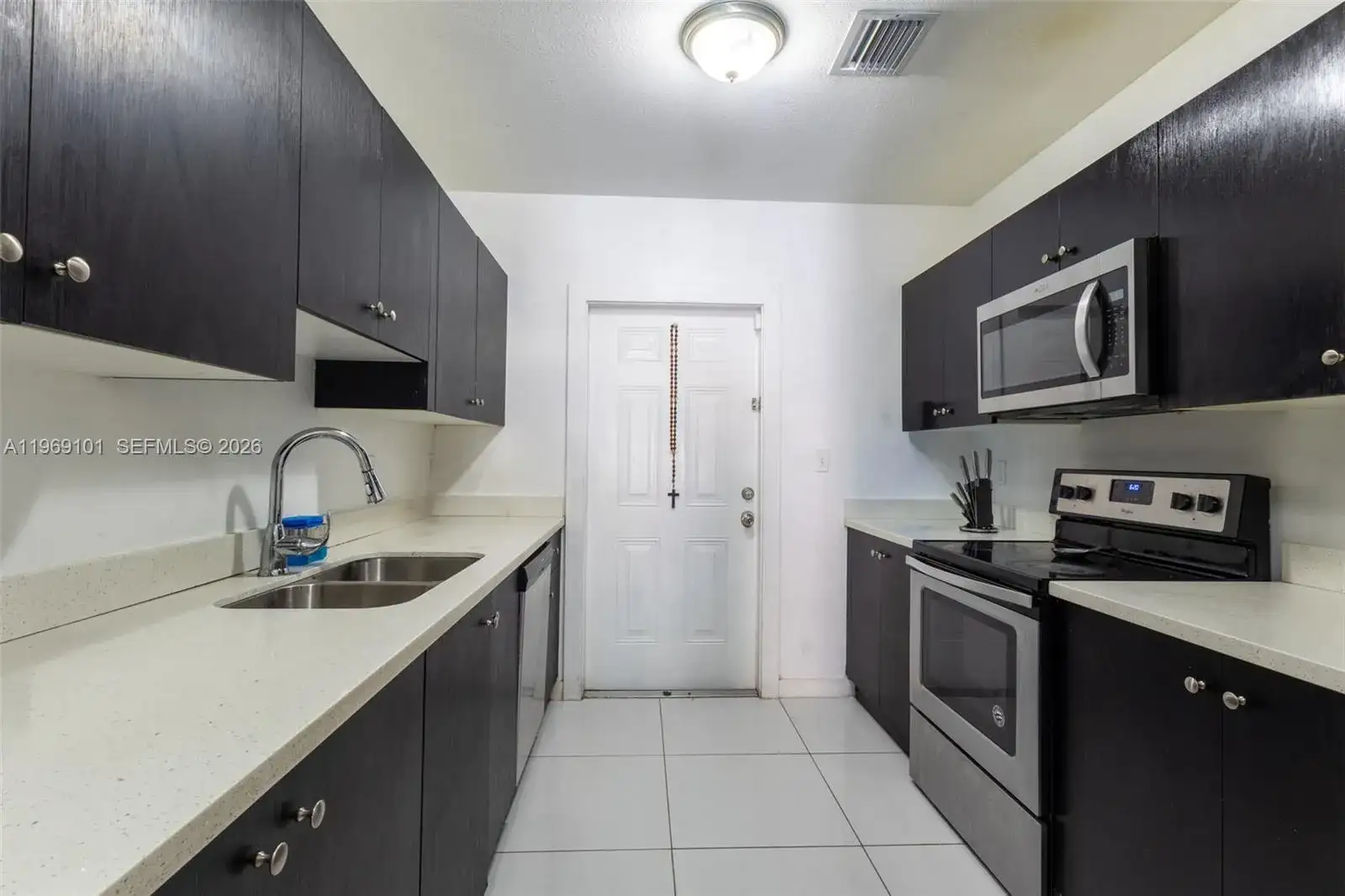 1998 NW 47th St, Miami FL 33142 photo 3