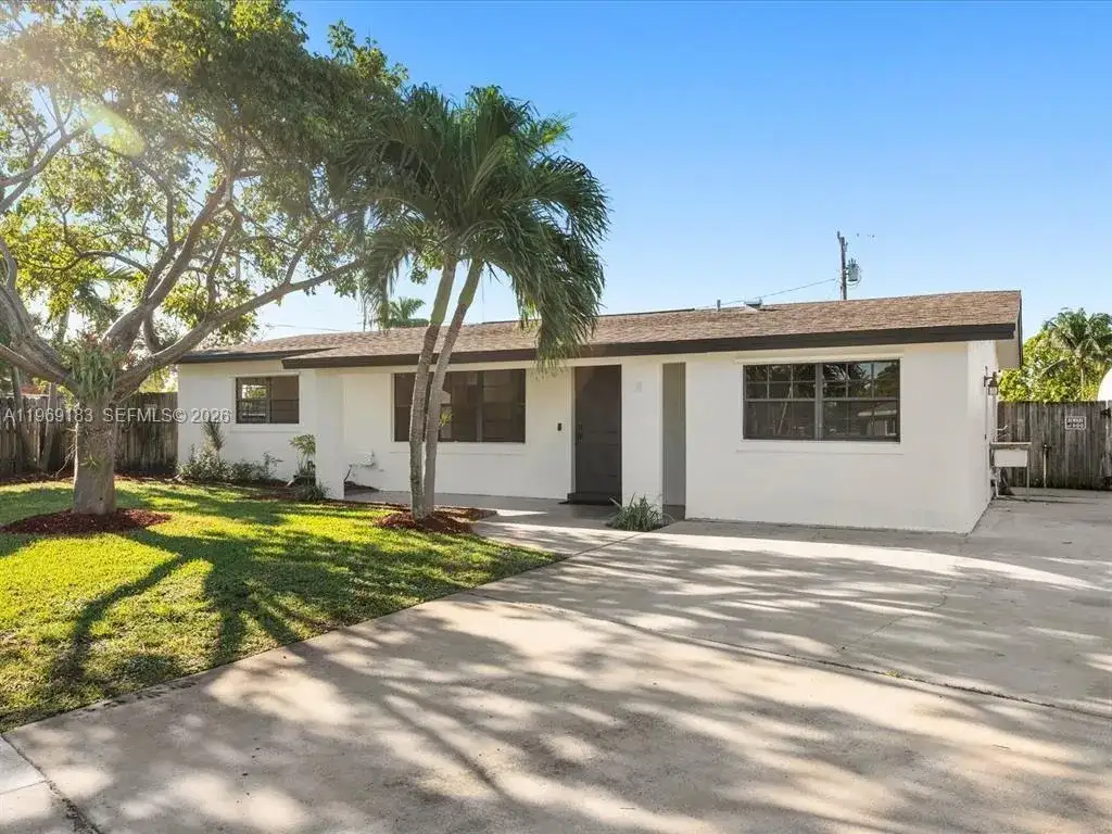 8 SW 11th St, Deerfield Beach FL 33441 photo 3