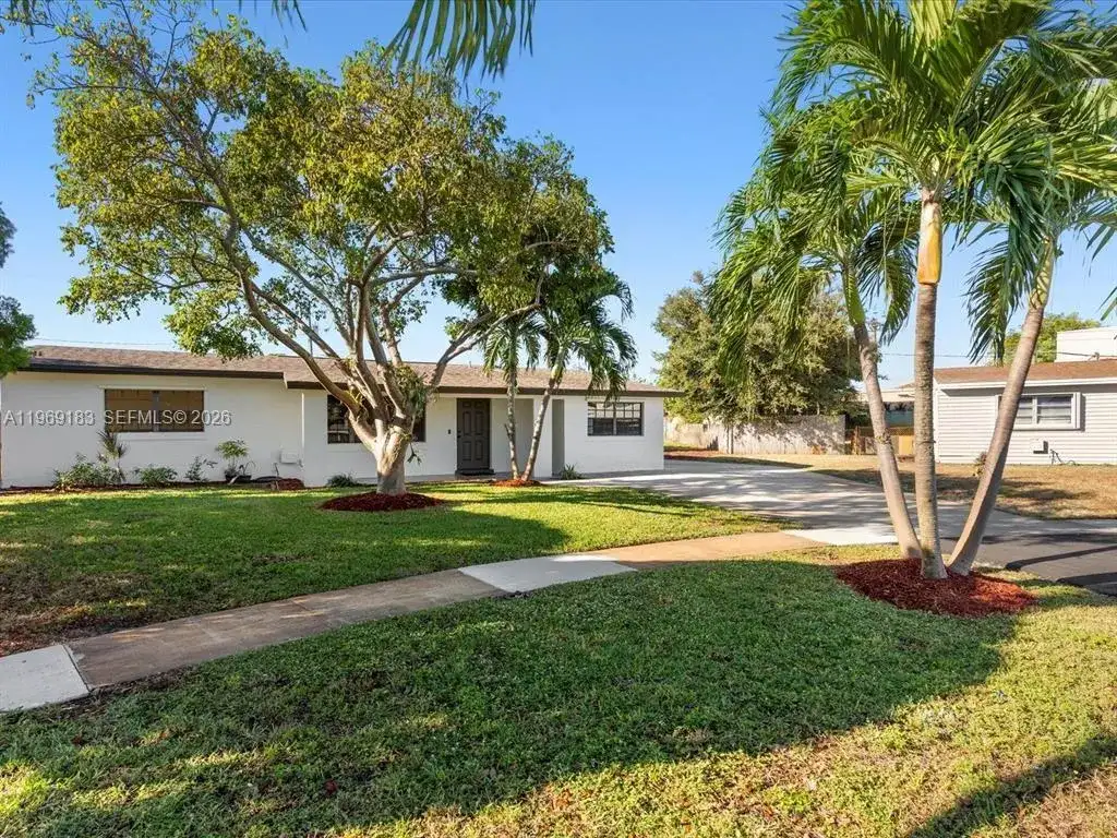8 SW 11th St, Deerfield Beach FL 33441 photo 4