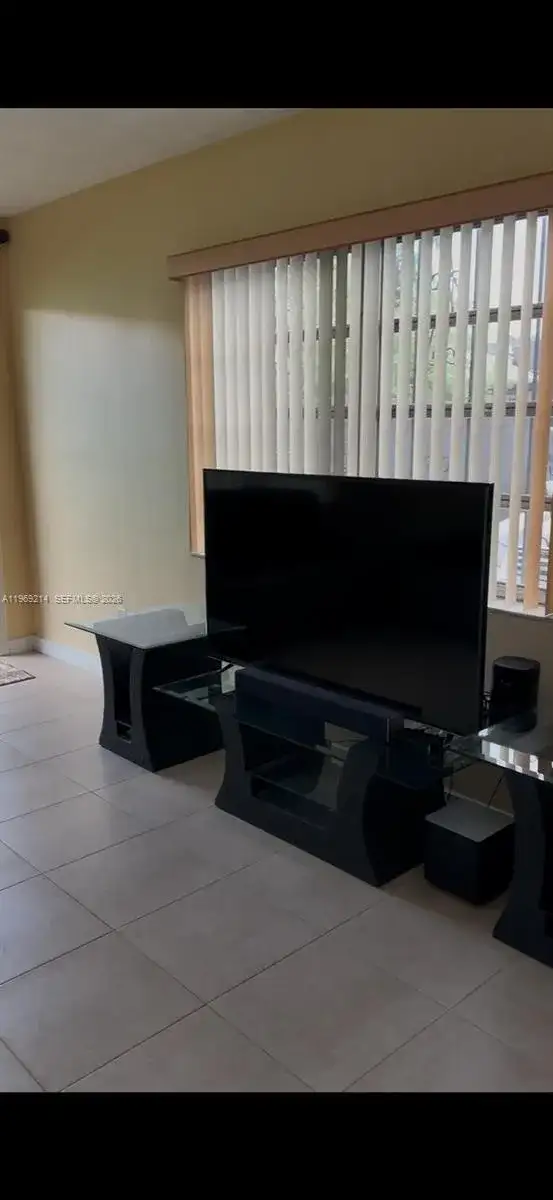 18 SW 13th St, Dania Beach FL 33004 photo 5