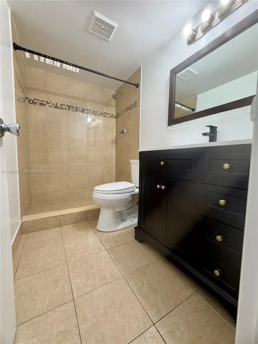 16701 NE 14th Ave # 212, Miami FL 33162 photo 3