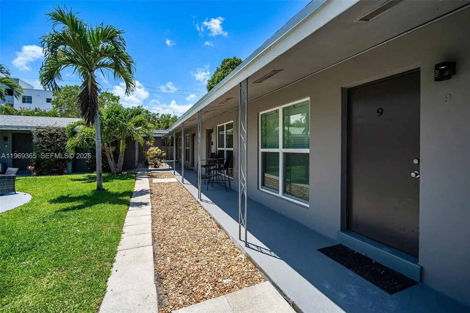 2201 NE 14th Ave, Wilton Manors FL 33305 photo 4