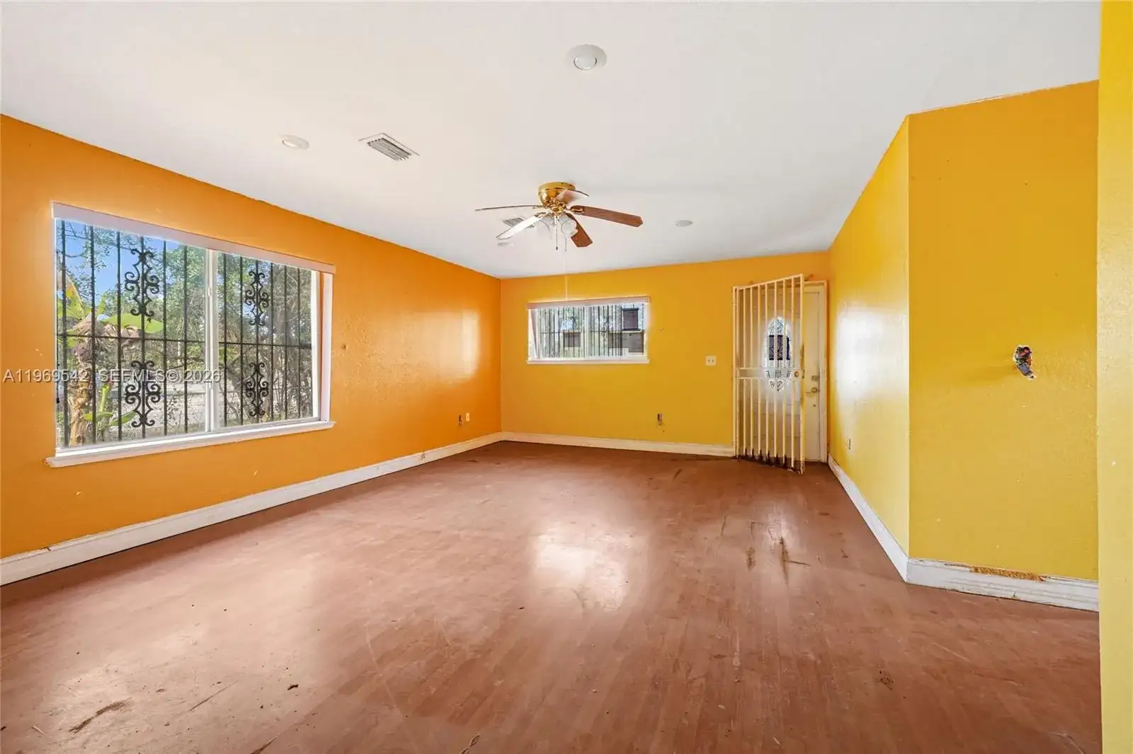 546 NW 8th Ave, Homestead FL 33030 photo 2