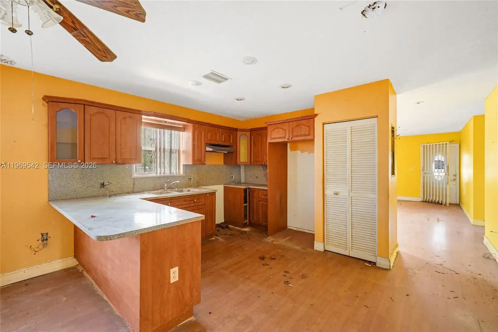 546 NW 8th Ave, Homestead FL 33030 photo 4
