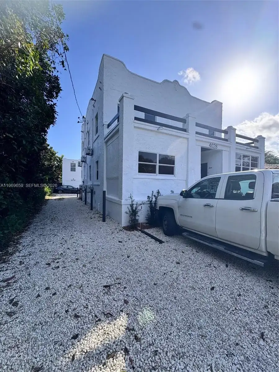 4028 SW 11th St, Miami FL 33134 photo 2