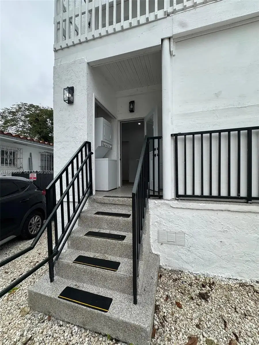 4028 SW 11th St, Miami FL 33134 photo 4