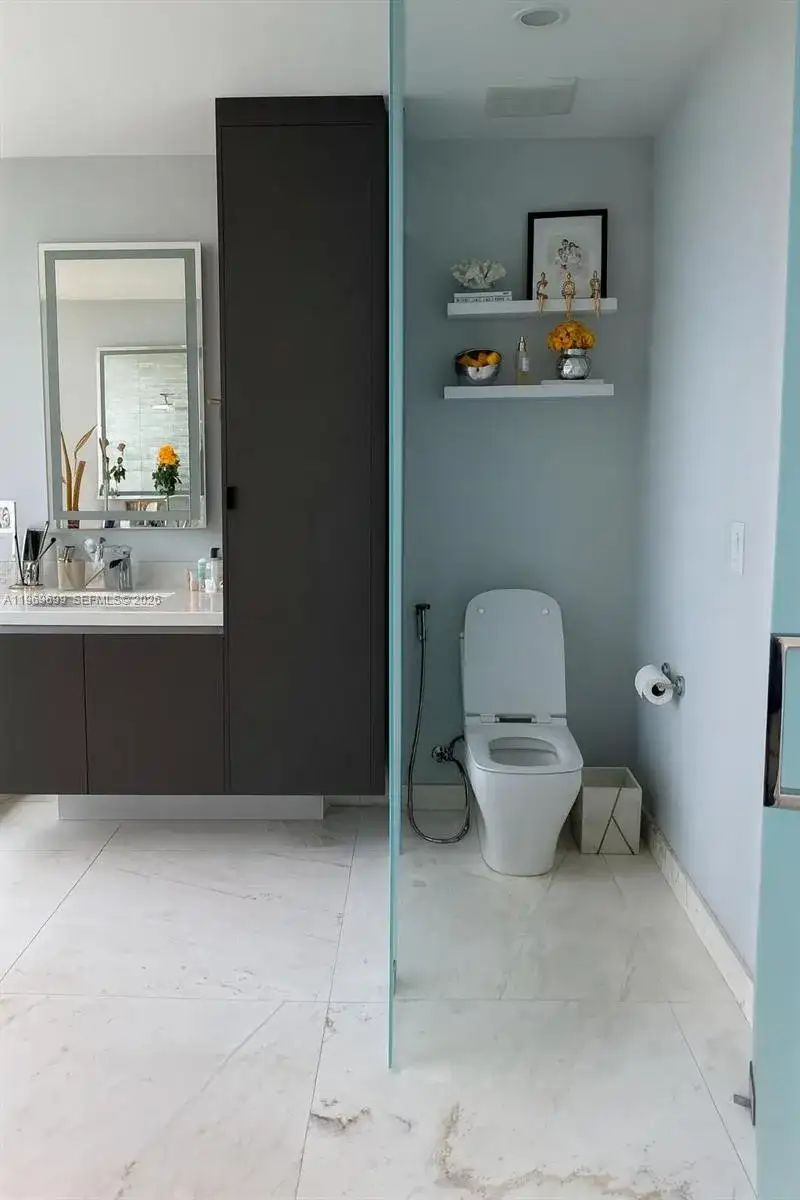 851 NE 1st Ave # 2212, Miami FL 33132 photo 4