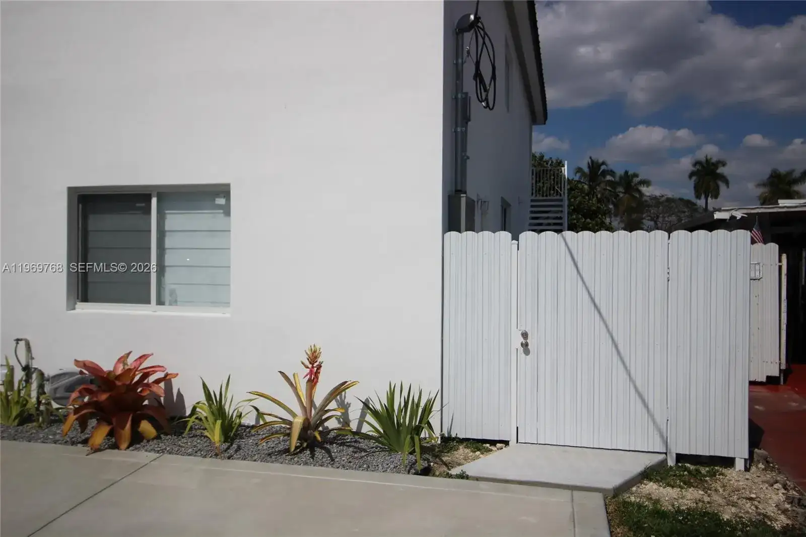 11135 SW 48th St # 1, Miami FL 33165 photo 2