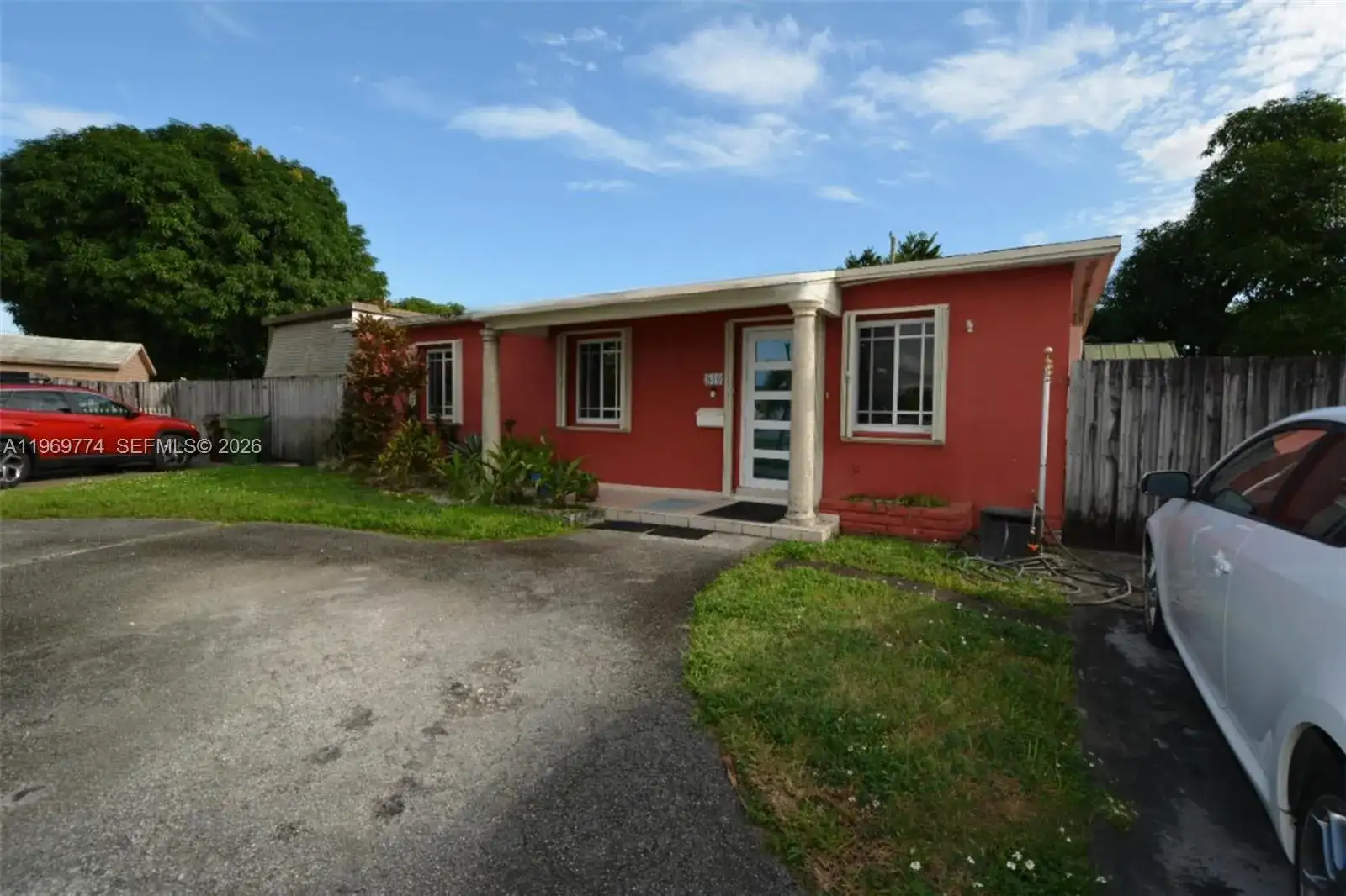 890 E 38th St, Hialeah FL 33013 photo 2