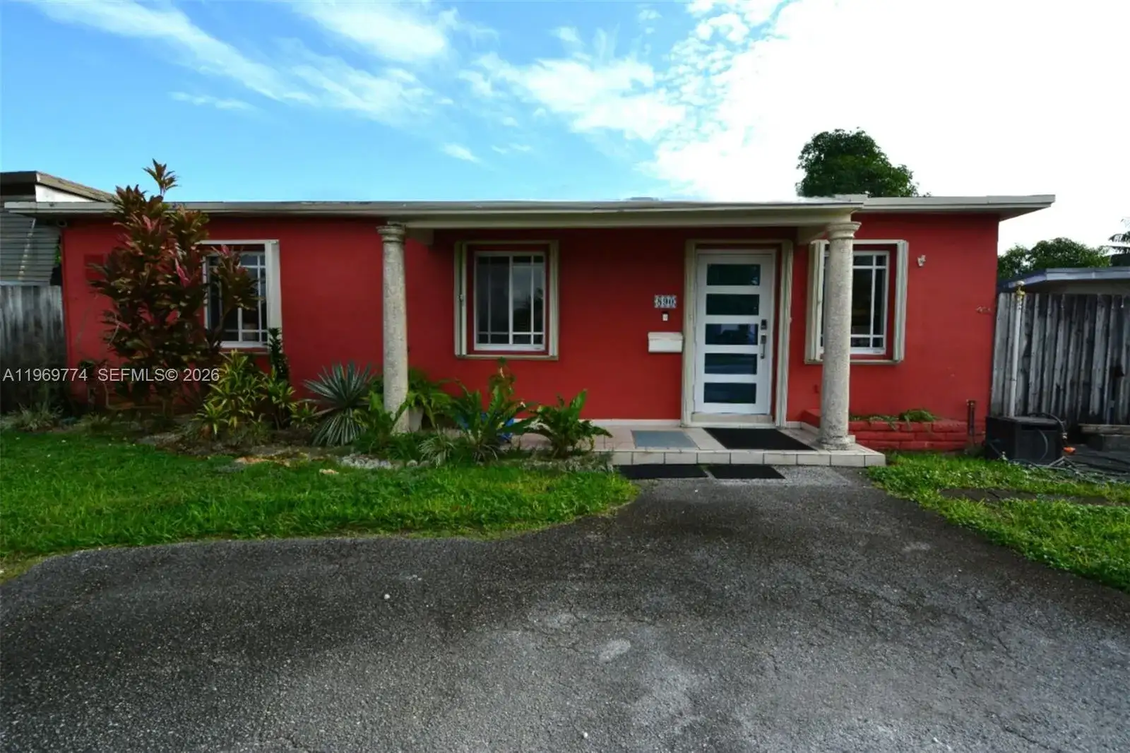 890 E 38th St, Hialeah FL 33013 photo 3