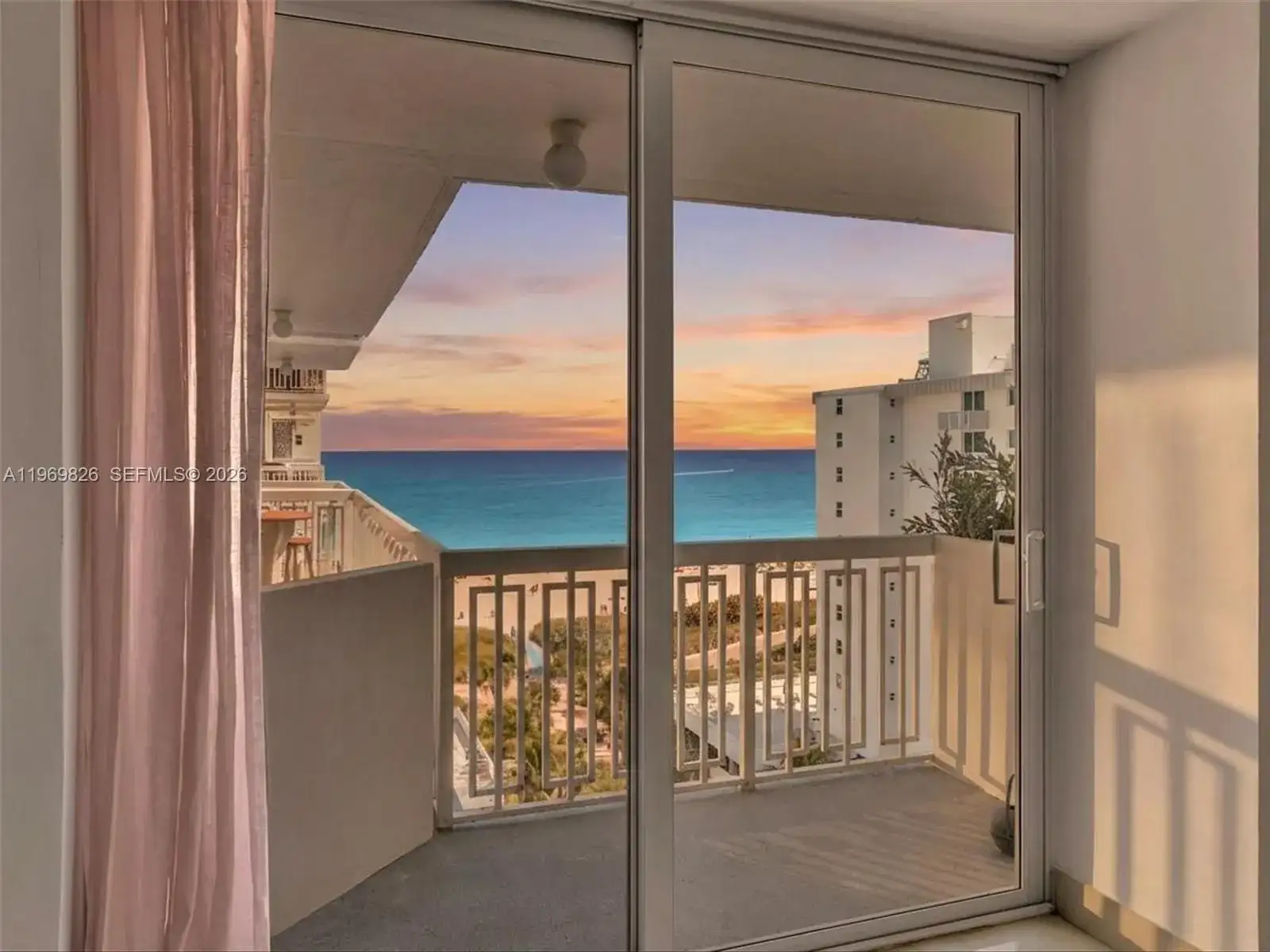401 Ocean Dr # 1007, Miami Beach FL 33139 photo 4