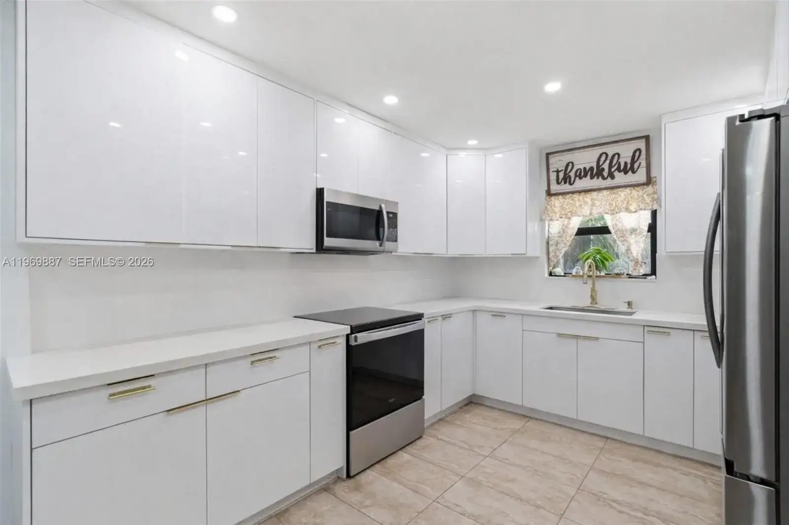 330 NW 13th St, Homestead FL 33030 photo 4