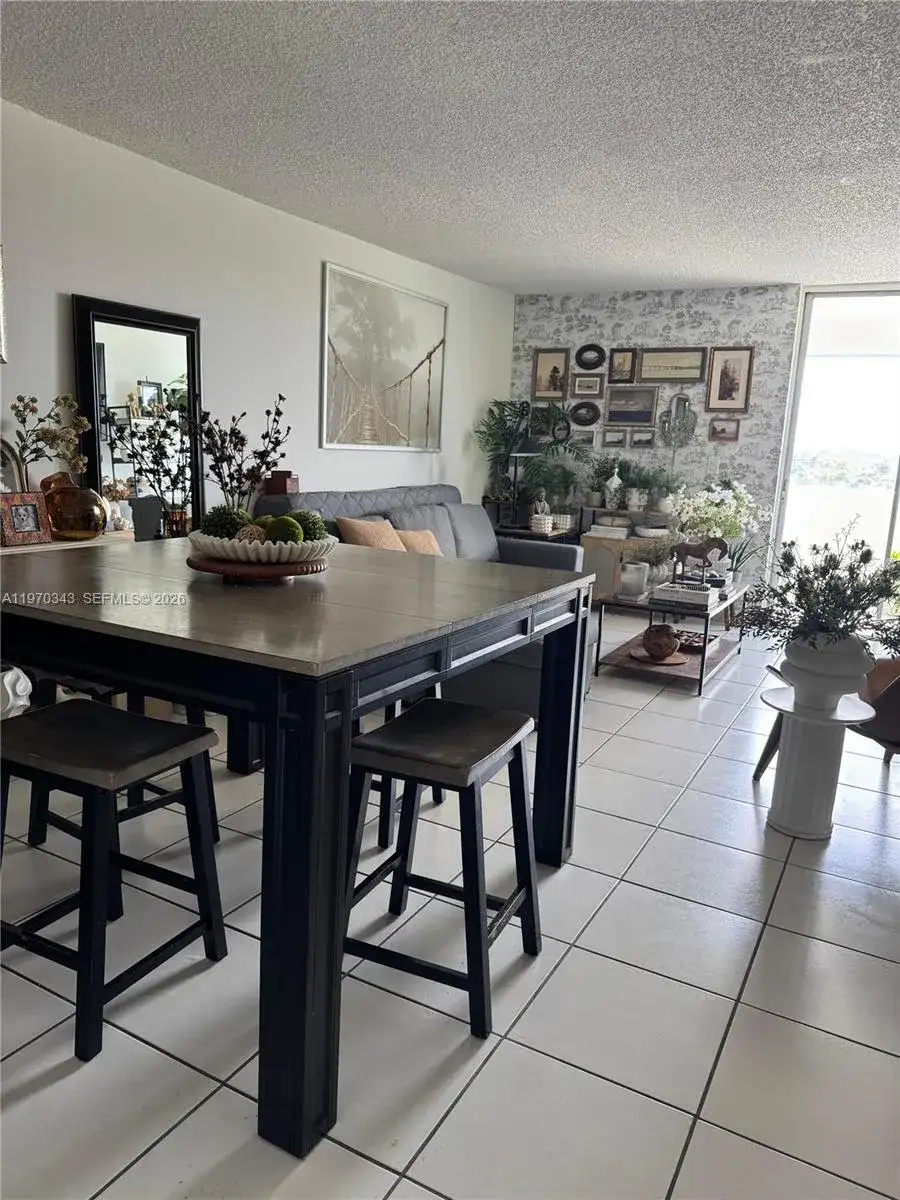 5050 NW 7th St # 604, Miami FL 33126 photo 5