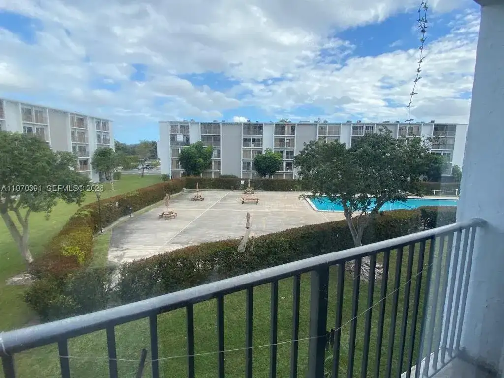8700 N Sherman Cir # 305, Miramar FL 33025 photo 3