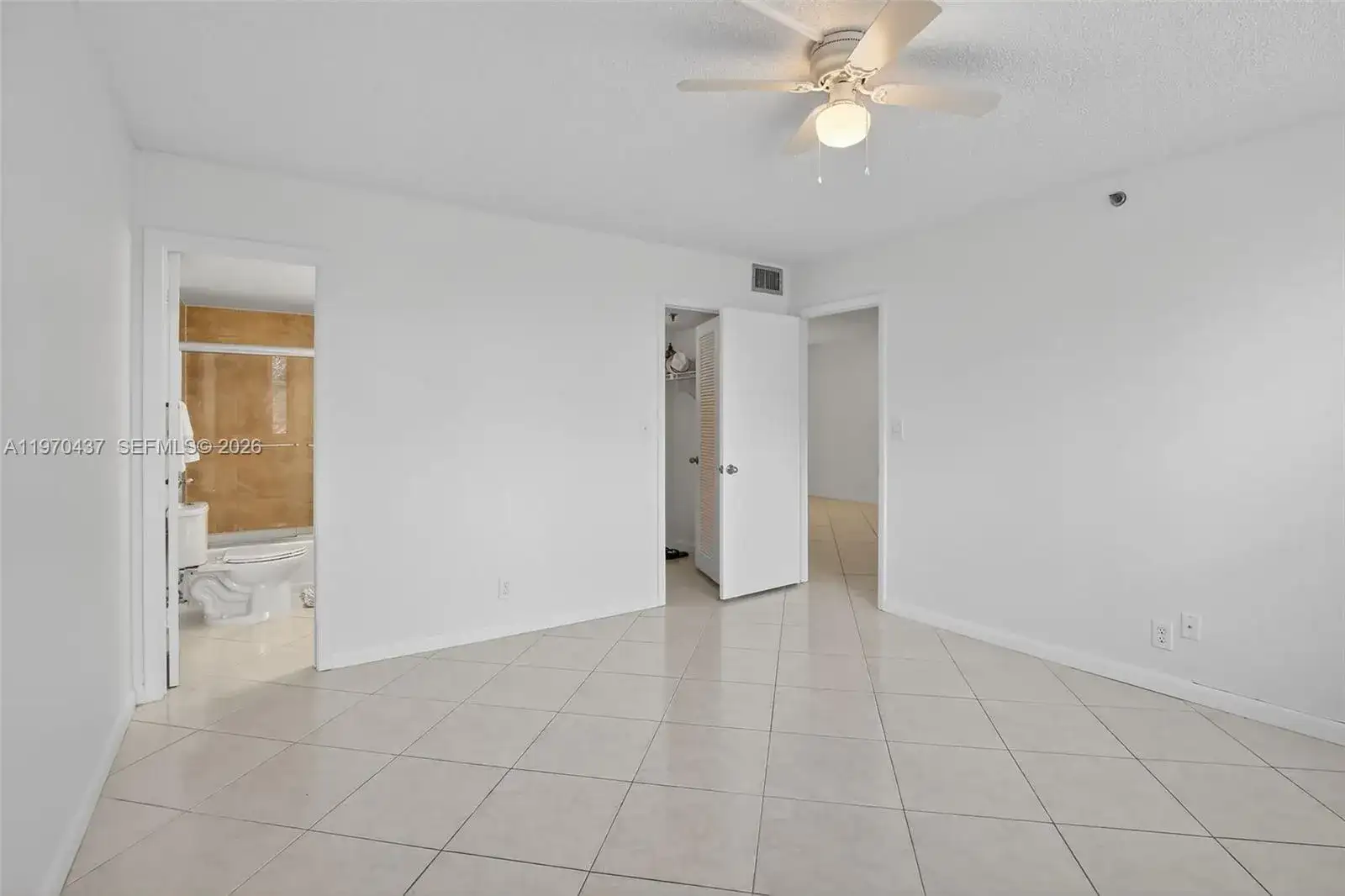 3300 W Rolling Hills Cir # 302, Davie FL 33328 photo 2