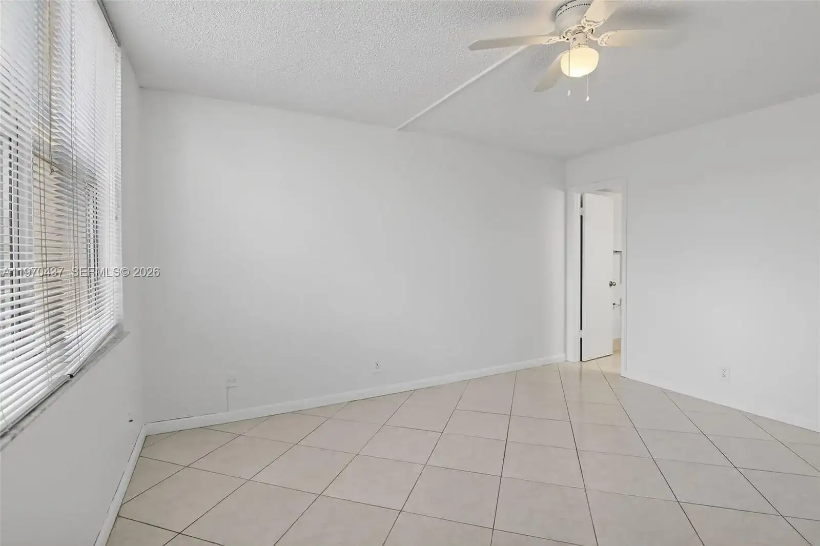 3300 W Rolling Hills Cir # 302, Davie FL 33328 photo 3