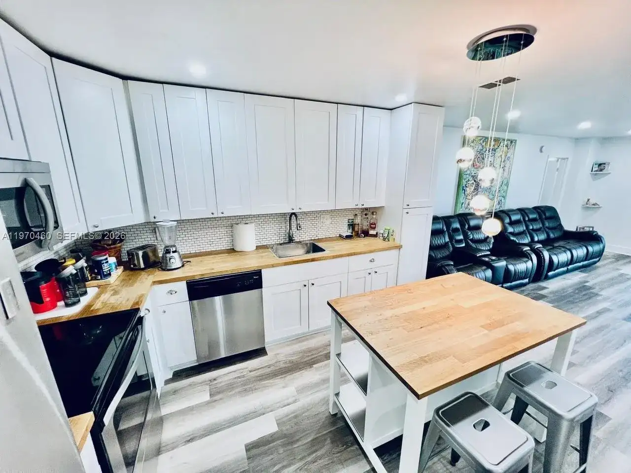 13499 Biscayne Blvd, North Miami FL 33181 photo 2
