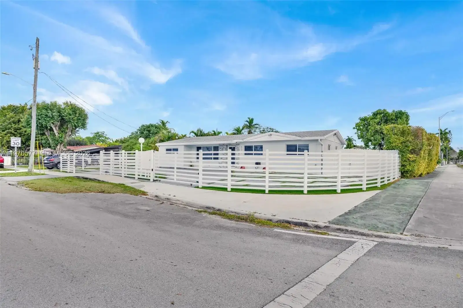 5521 SW 104th Ave, Miami FL 33165 photo 2