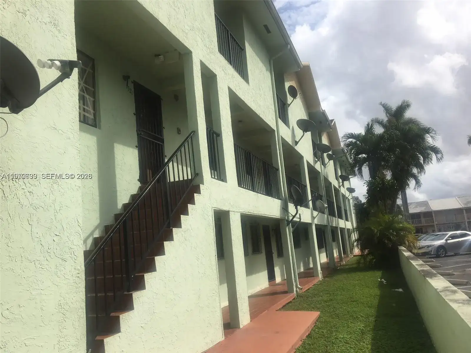 1521 W 42nd Pl # 18, Hialeah FL 33012 photo 2