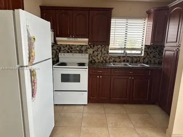 1521 W 42nd Pl # 18, Hialeah FL 33012 photo 5