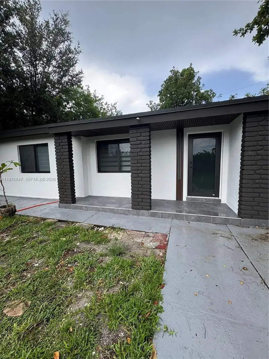 930 NE 163rd St, North Miami Beach FL 33162 photo 2