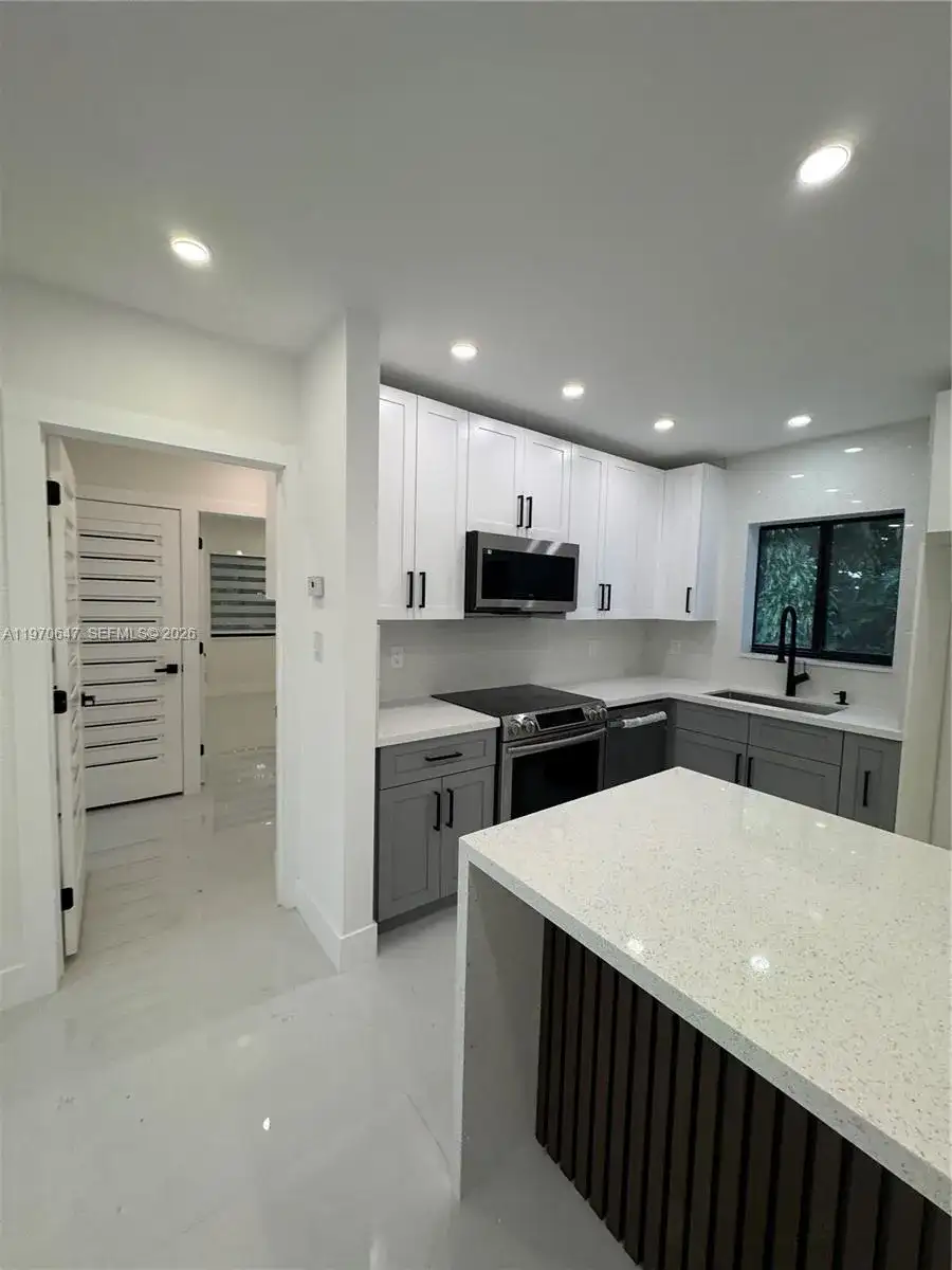 930 NE 163rd St, North Miami Beach FL 33162 photo 5