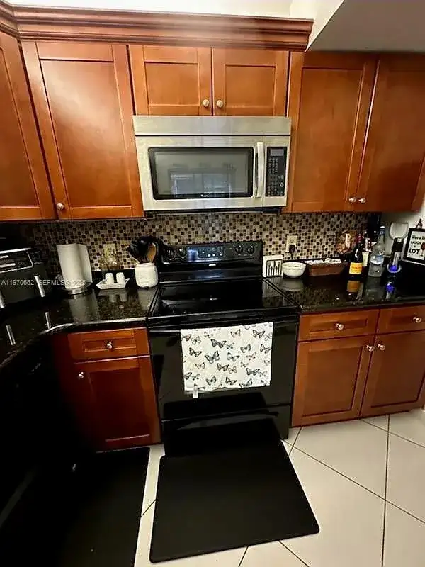 327 Lakeview Dr # 103, Weston FL 33326 photo 5