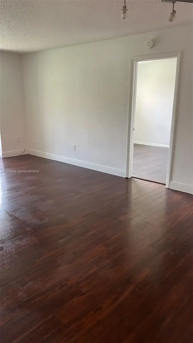 9808 Hammocks Blvd # 23, Miami FL 33196 photo 2