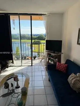 9688 Fontainebleau Blvd # 409, Miami FL 33172 photo 4