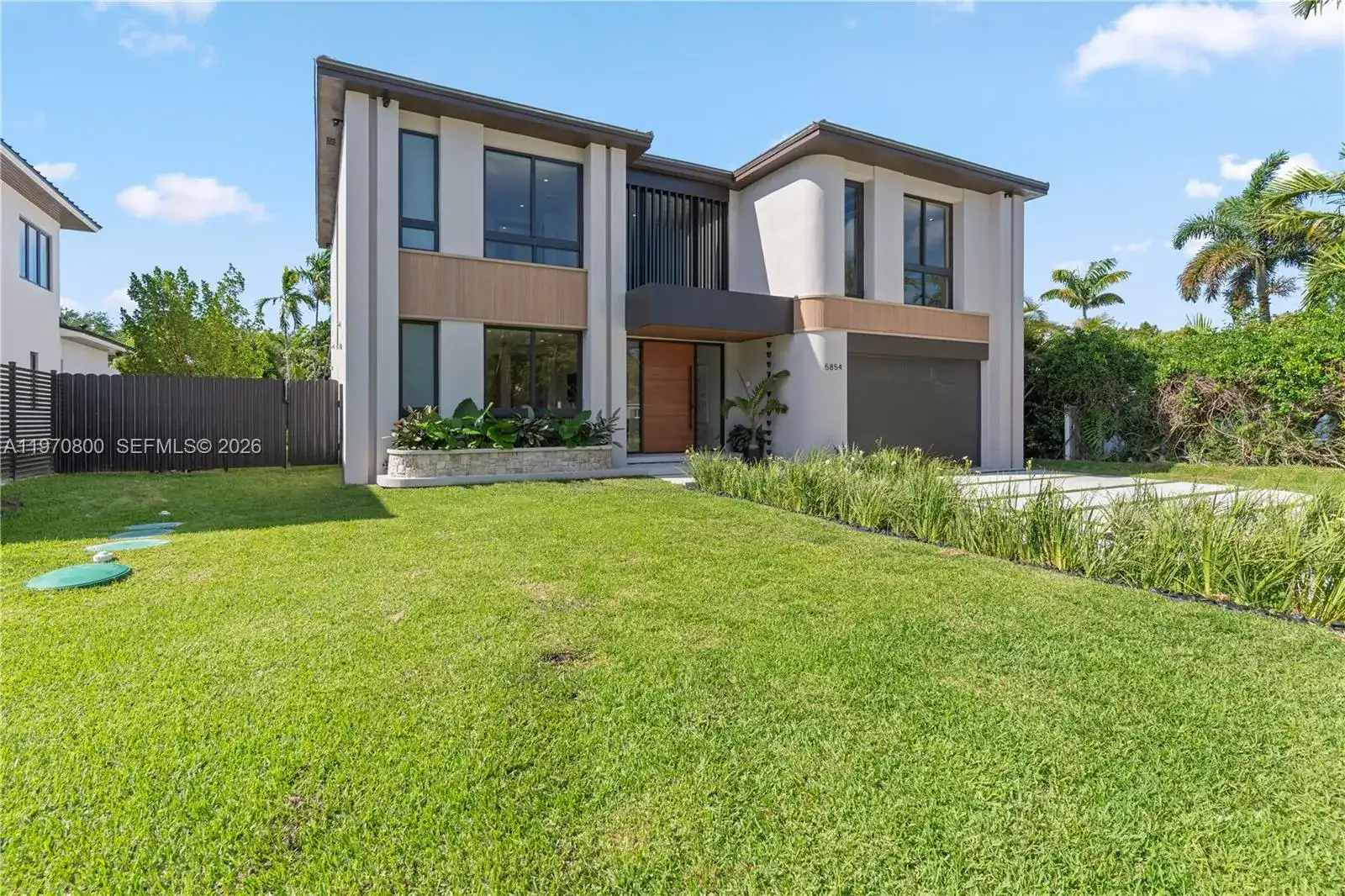 5854 SW 30th St, Miami FL 33155 photo 2