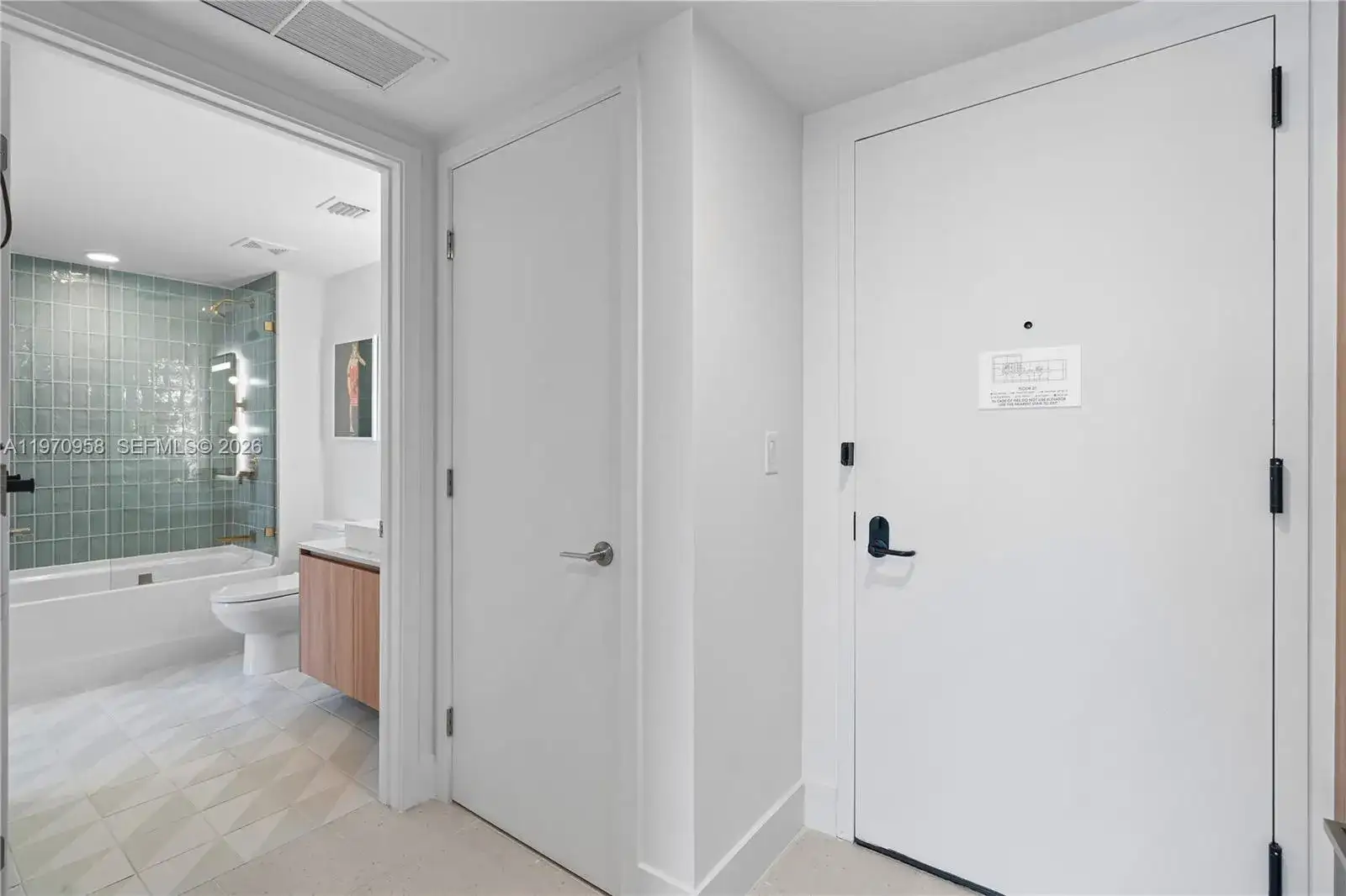 159 NE 6th St # 2707, Miami FL 33132 photo 3