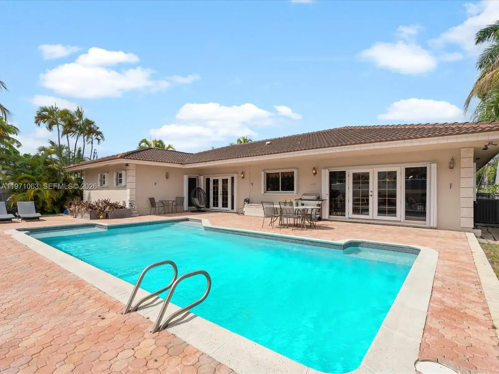 2930 NE 164th St, North Miami Beach FL 33160 photo 5