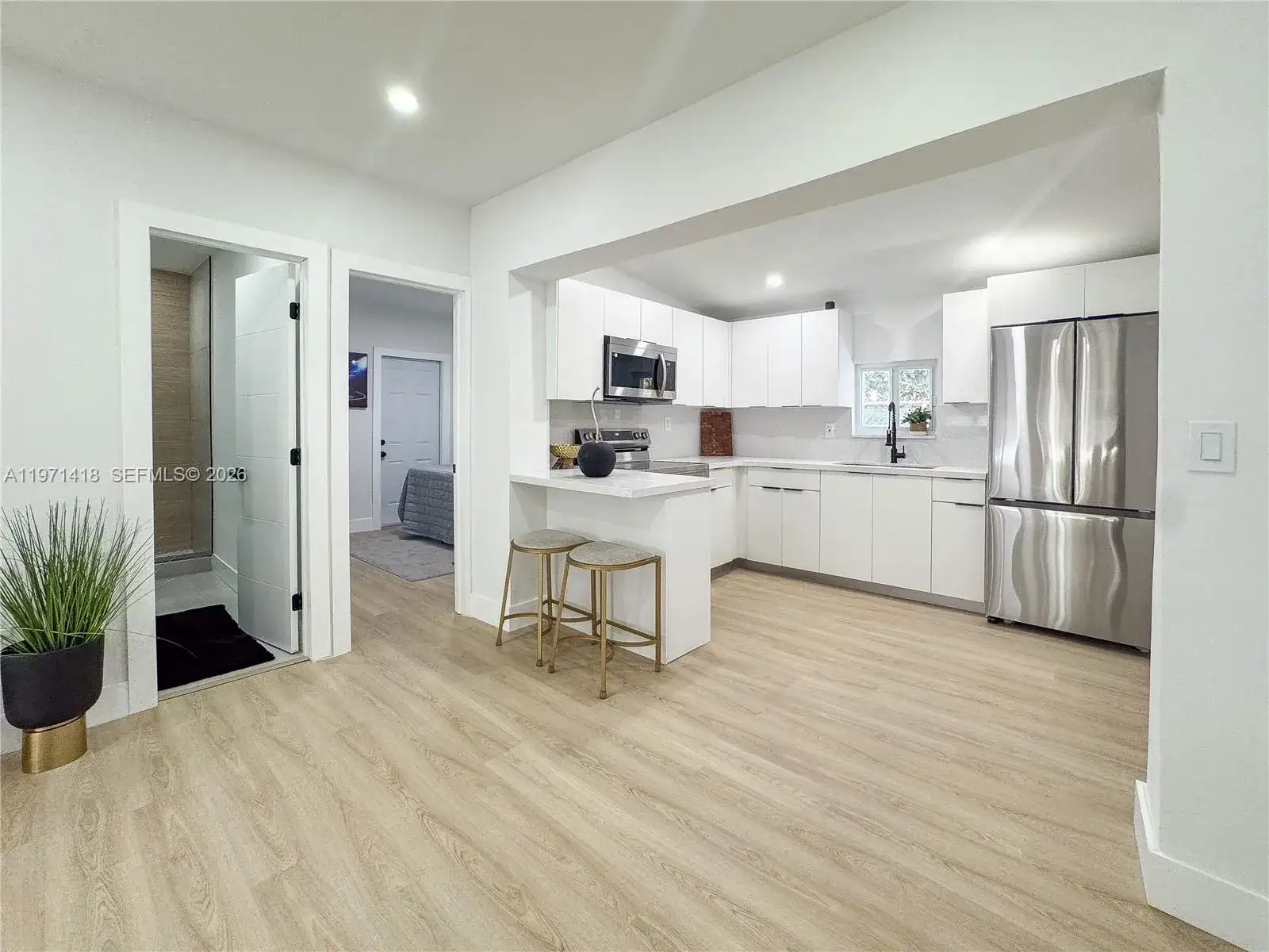 2255 NW 60th St, Miami FL 33142 photo 2