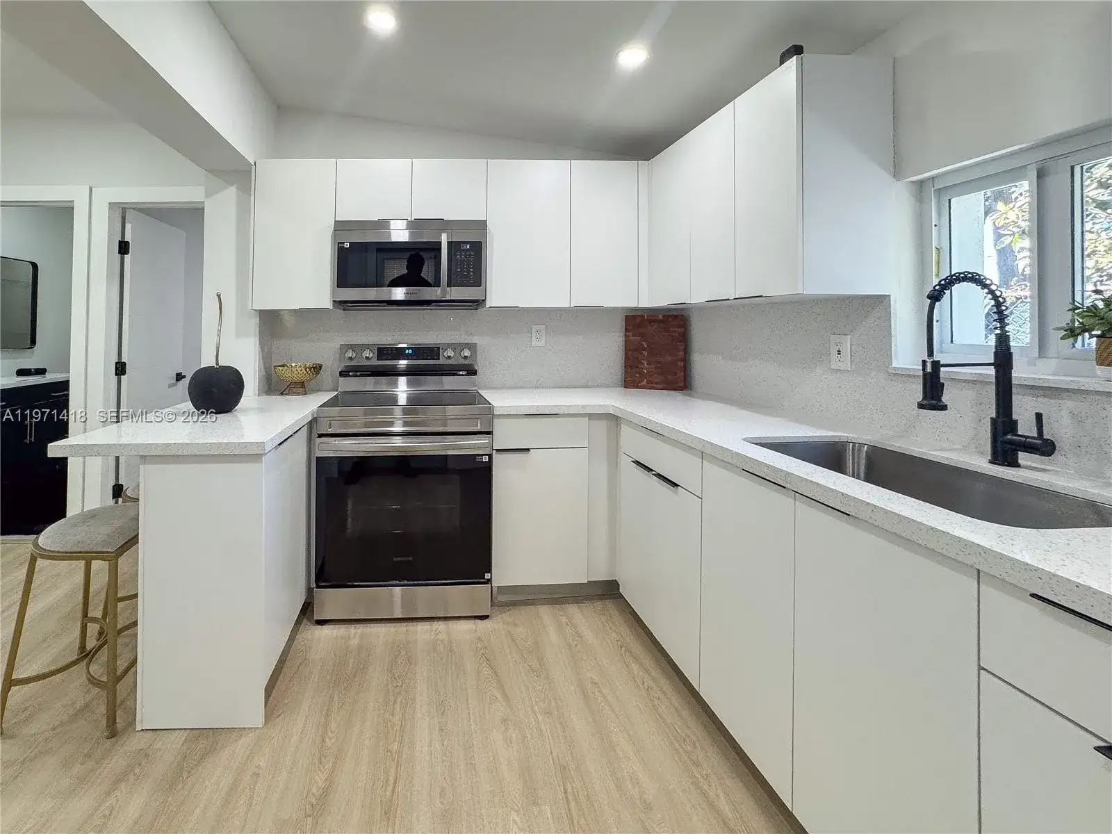 2255 NW 60th St, Miami FL 33142 photo 5