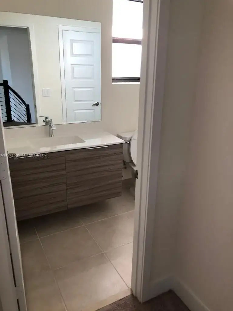 16045 NW 87th Ct, Miami Lakes FL 33018 photo 2