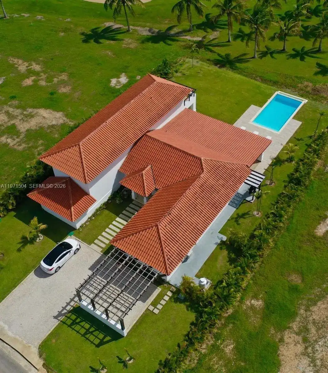 00 Los Samanes, La Estancia Golf & Country Club, FL photo 2