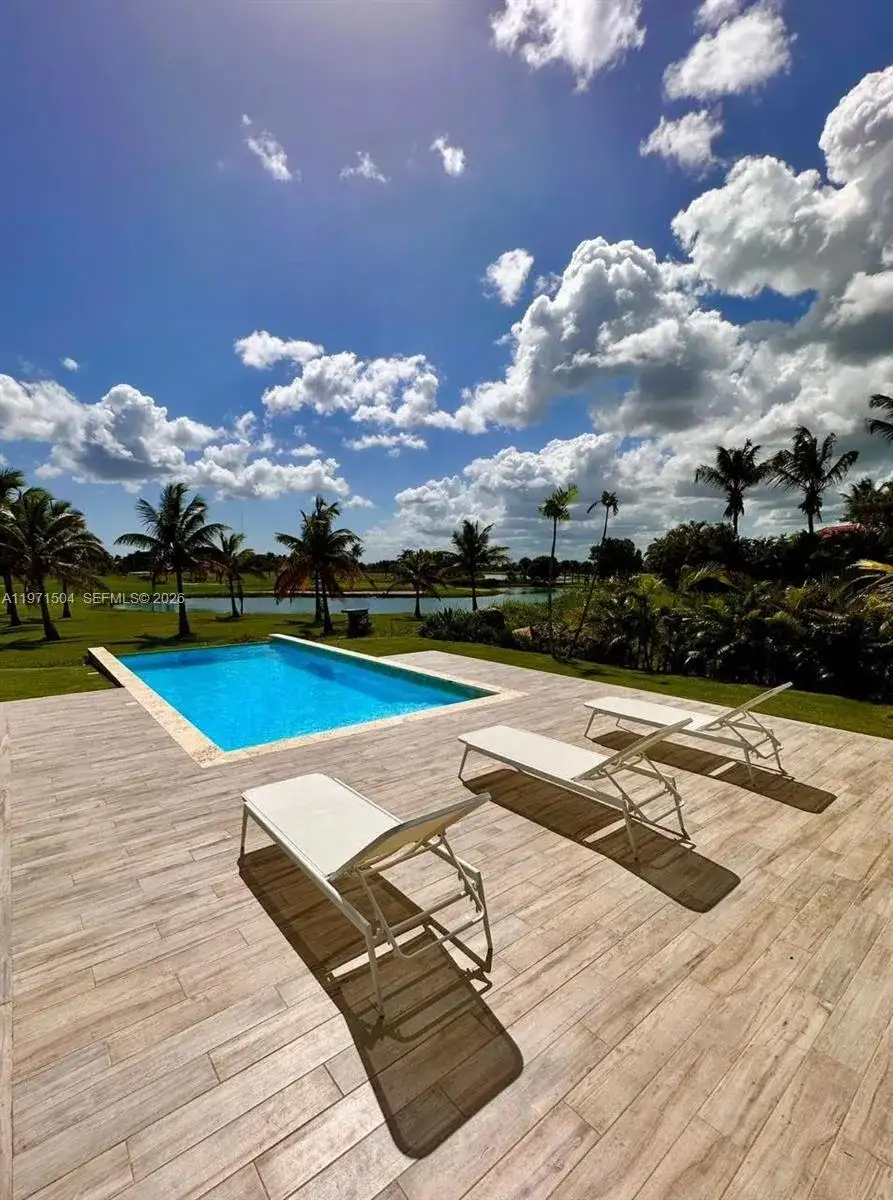 00 Los Samanes, La Estancia Golf & Country Club, FL photo 3