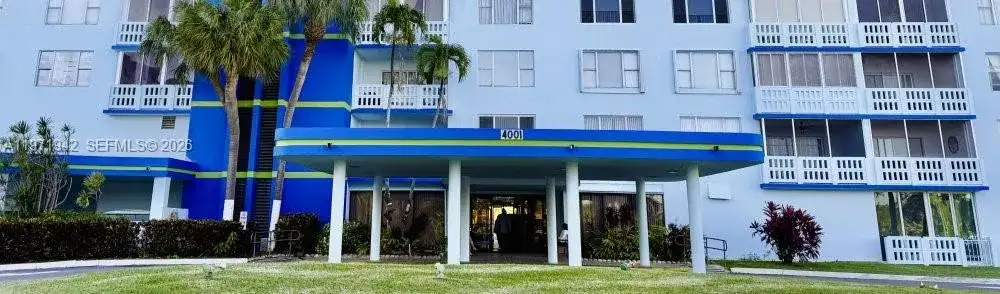 4001 Hillcrest Dr # 909, Hollywood FL 33021 photo 4